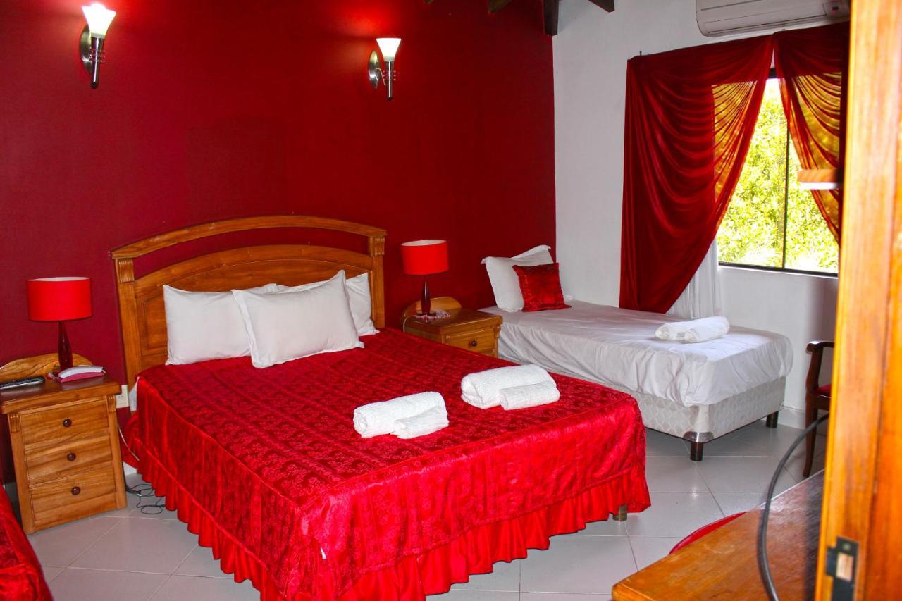 Ross Char Hotel Asuncion Extérieur photo